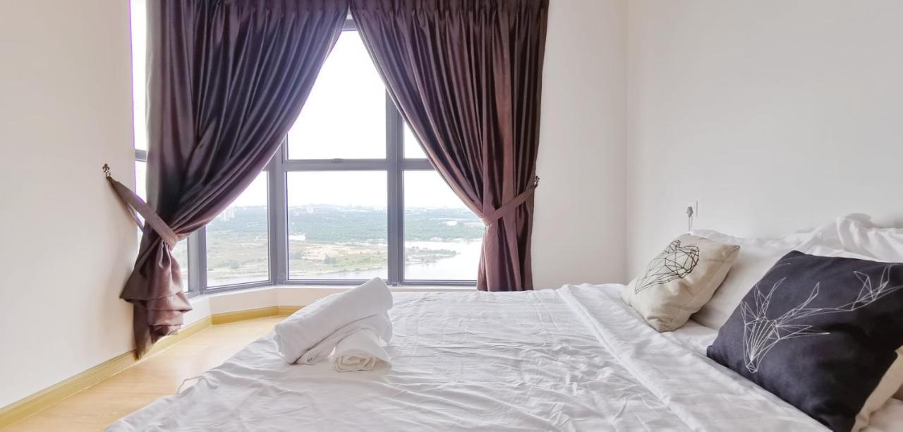 Superb Seaview Royal Strand Danga Bay Country Garden Apartment Johor Bahru Exterior photo